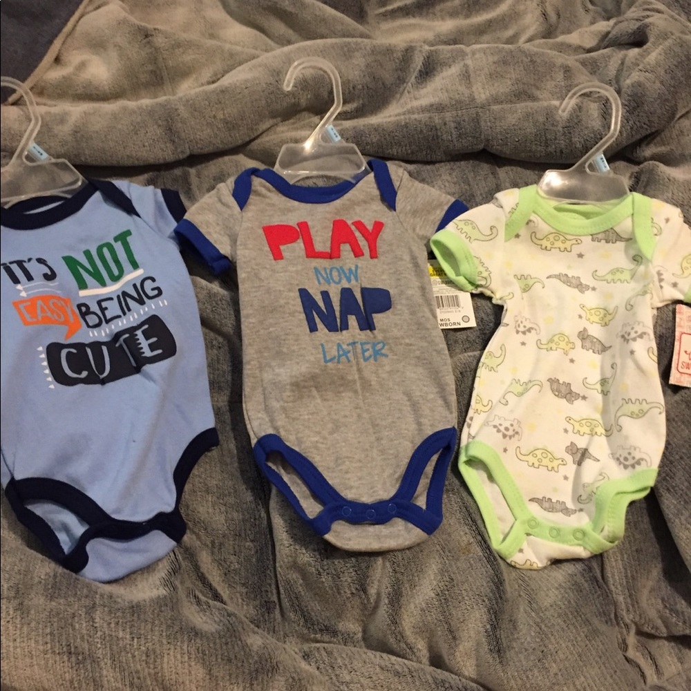 Set of 3 boys onesies 3-6months.